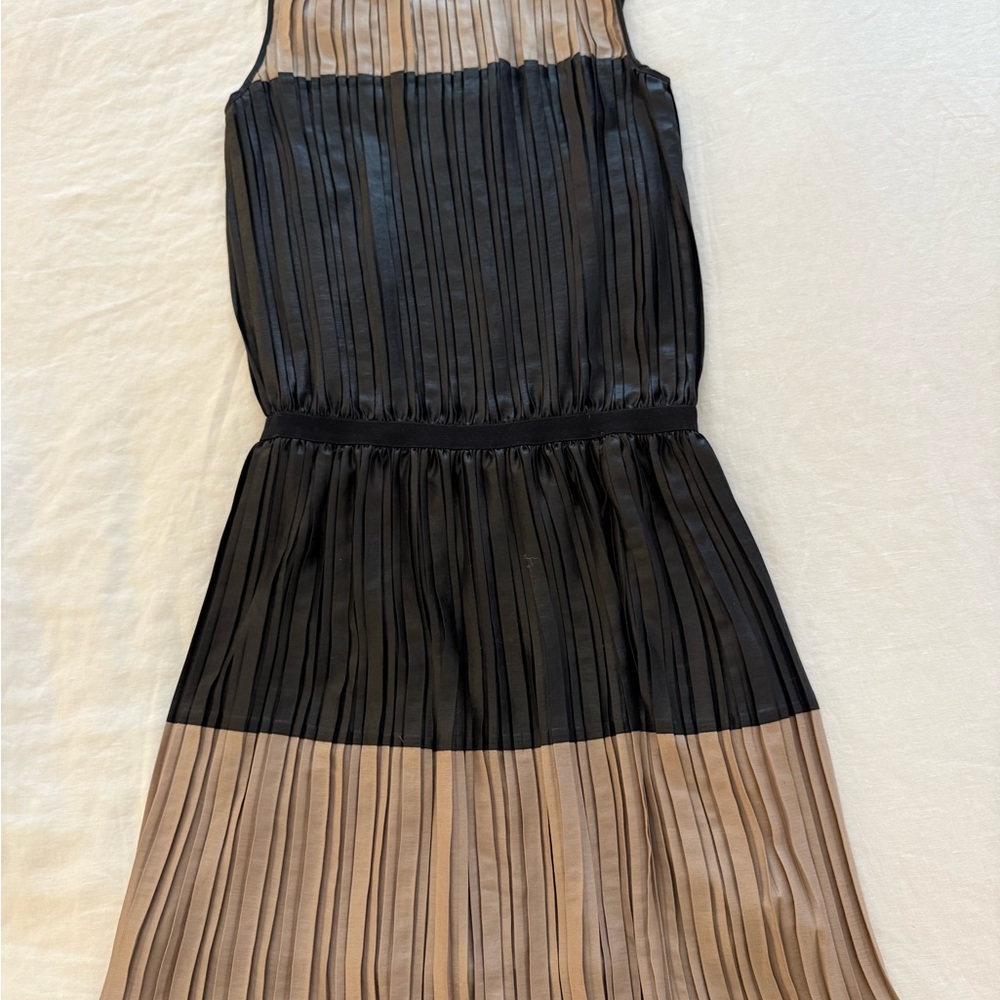 BCBGMaxAzria Black and Beige Pleated Sleeveless Midi Dress - Picture 4 of 8